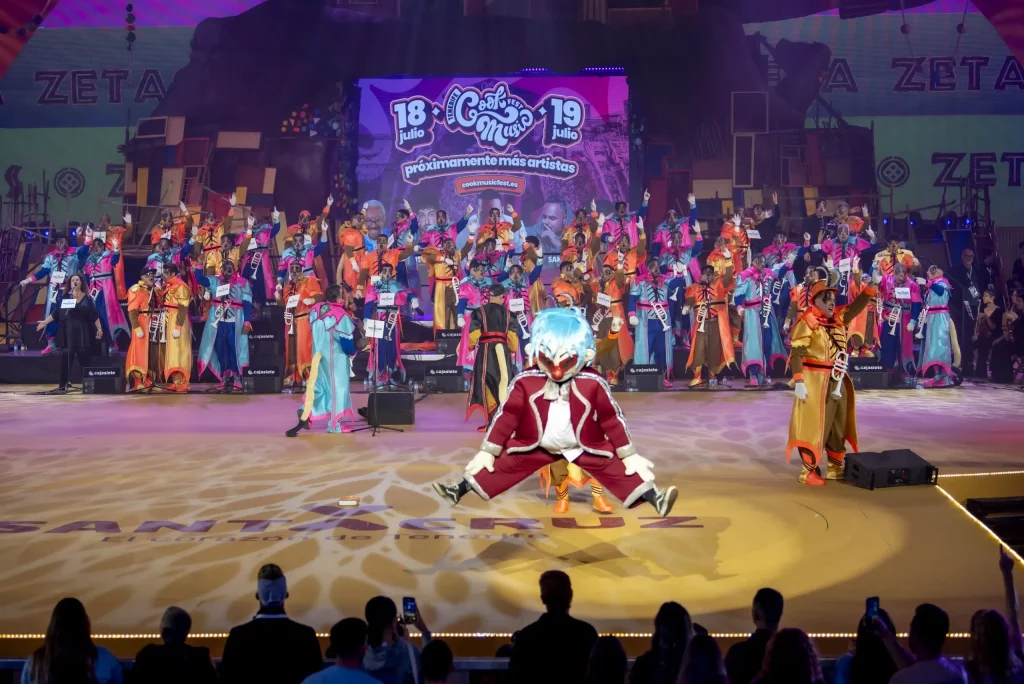 Le Carnaval de Tenerife transforme Santa Cruz en la plus grande fête de rue d'Europe chaque février.