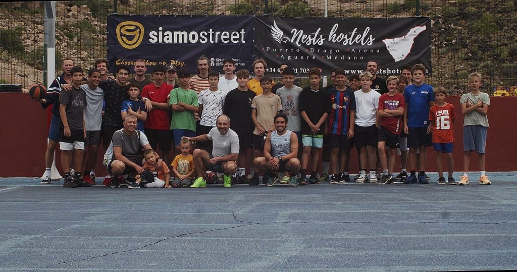 The free street sport festival in El Médano — football, ping-pong, skateboarding and zero pressure to be good at any of them.