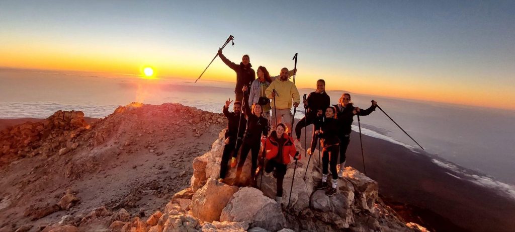 Sunrise hikes, surf, yoga or beach volley — pick your pace.