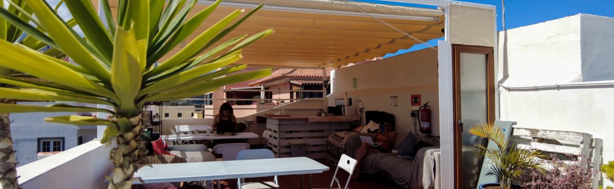 Hostel en Puerto de la Cruz Tenerife, con Coworking, Teraza, Yoga, Surf y good vibes!