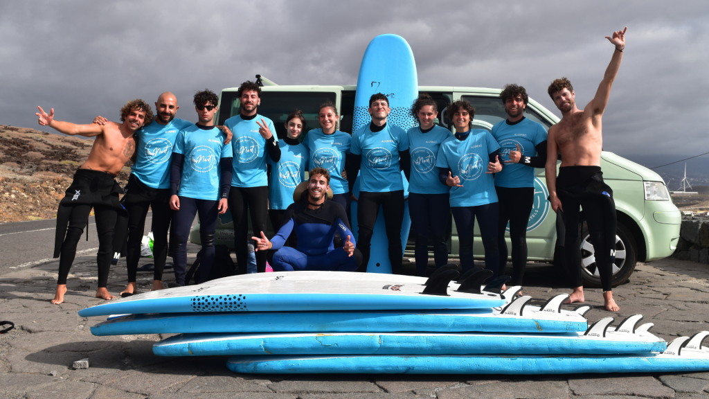 Surf camp y actividades organizadas ¡Reserva tu aventura grupal!