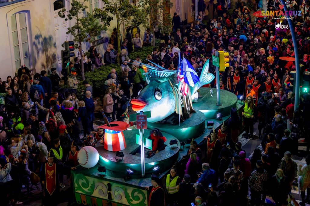 Der Karneval von Teneriffa 2024 im Februar Programm und Hauptveranstaltungen mit Geschichte, Erklärungen und Fotos